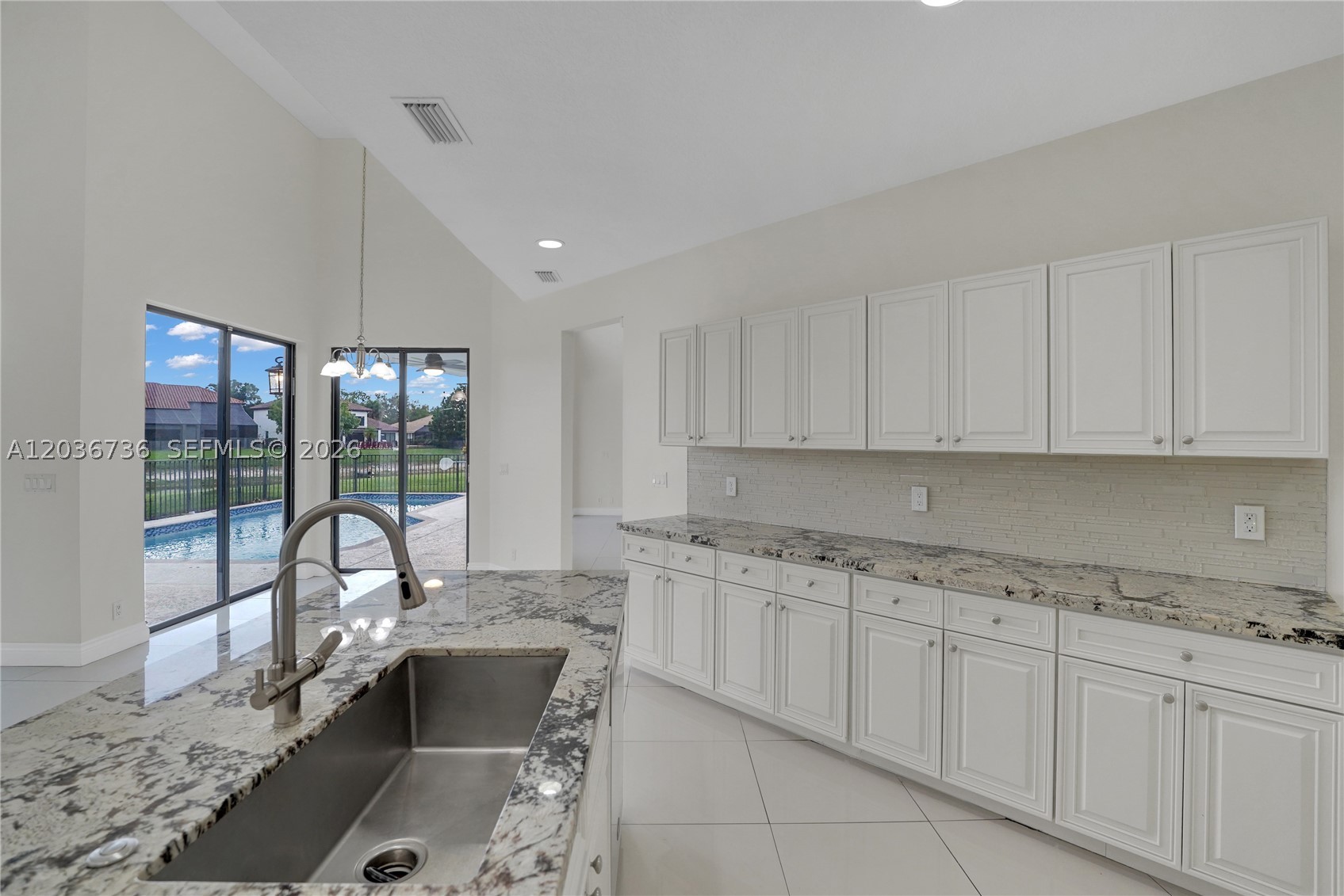 LEXINGTON HOMES ESTATES - Residential
