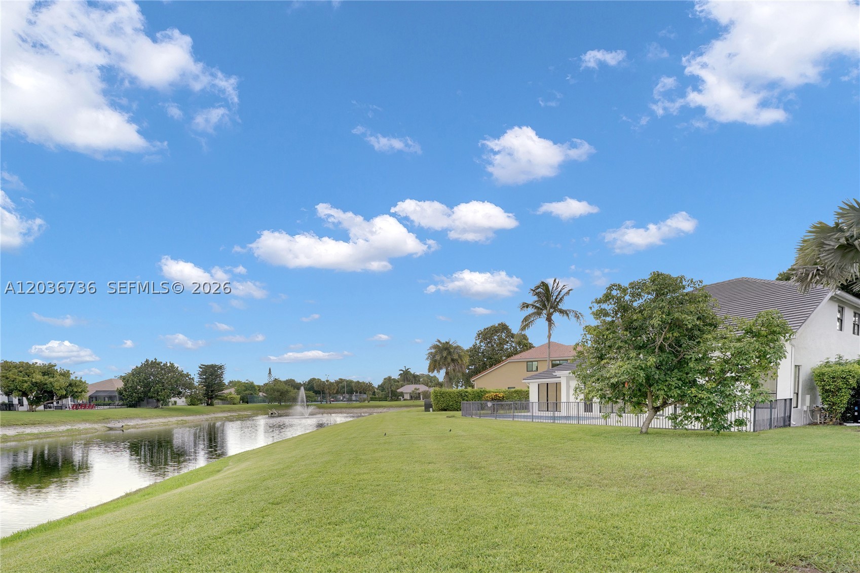 LEXINGTON HOMES ESTATES - Residential
