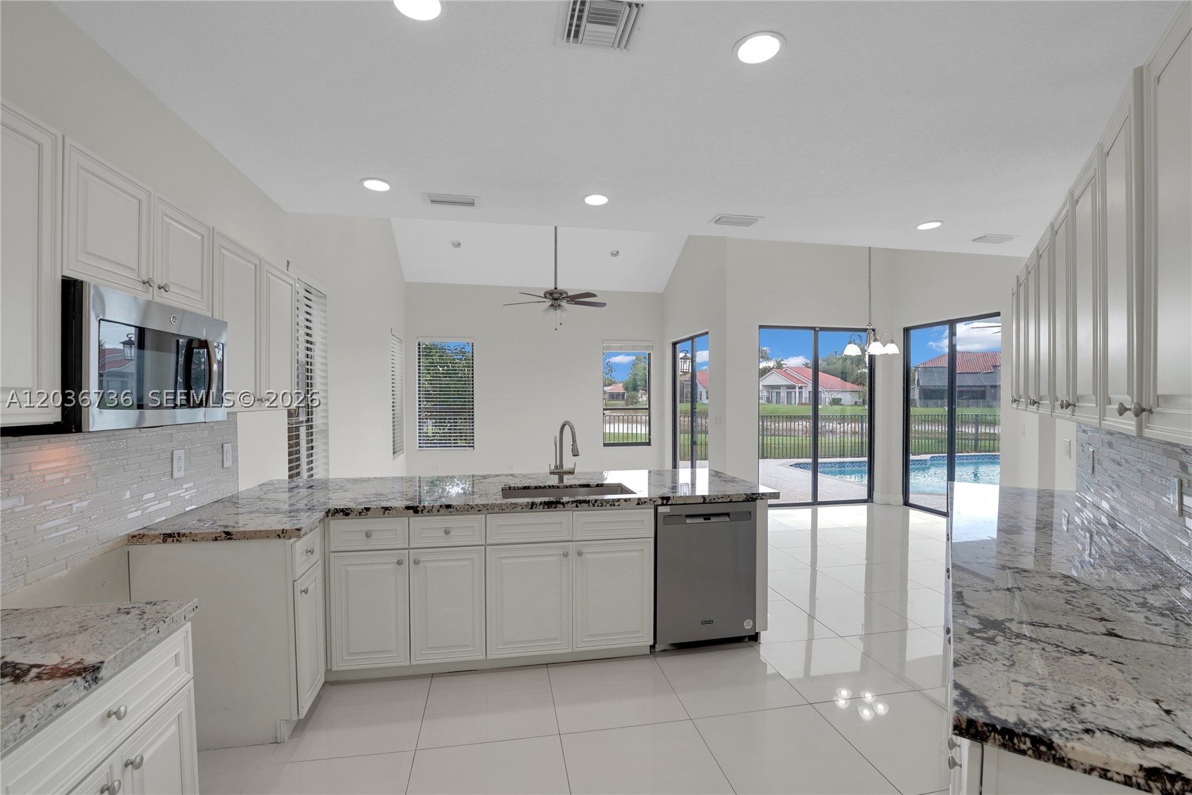 LEXINGTON HOMES ESTATES - Residential
