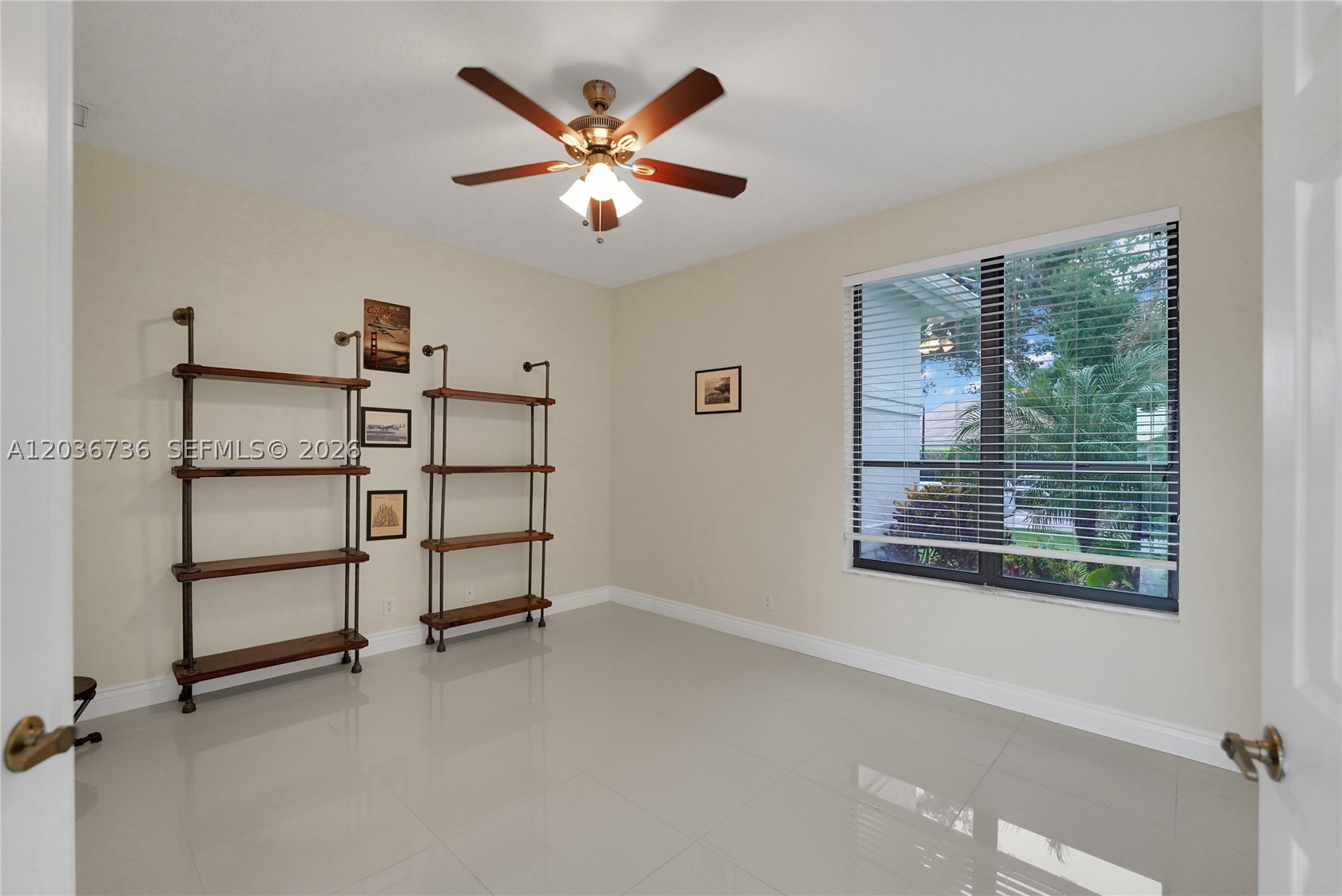 LEXINGTON HOMES ESTATES - Residential