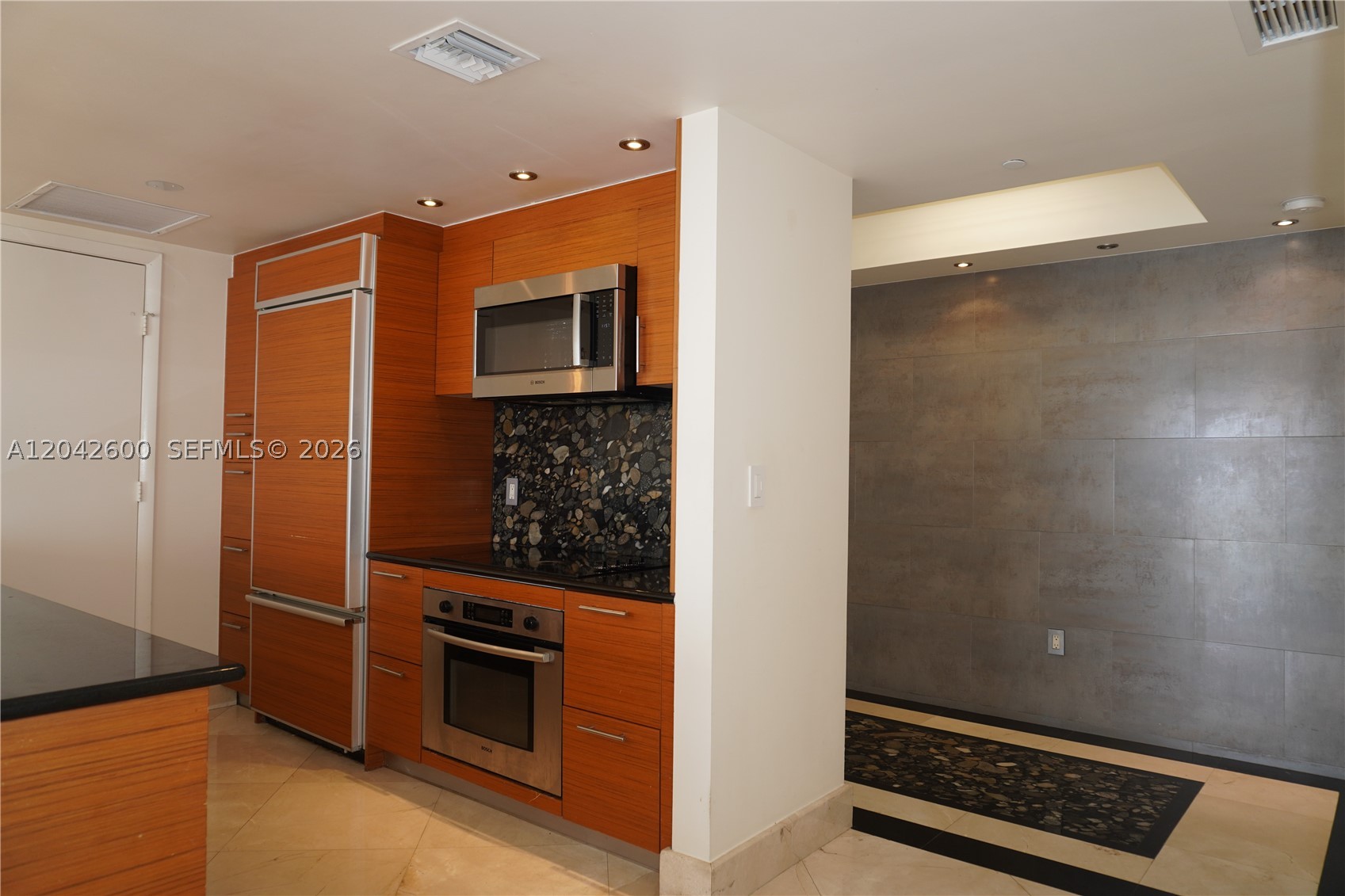 50 BISCAYNE CONDO - Residential Lease