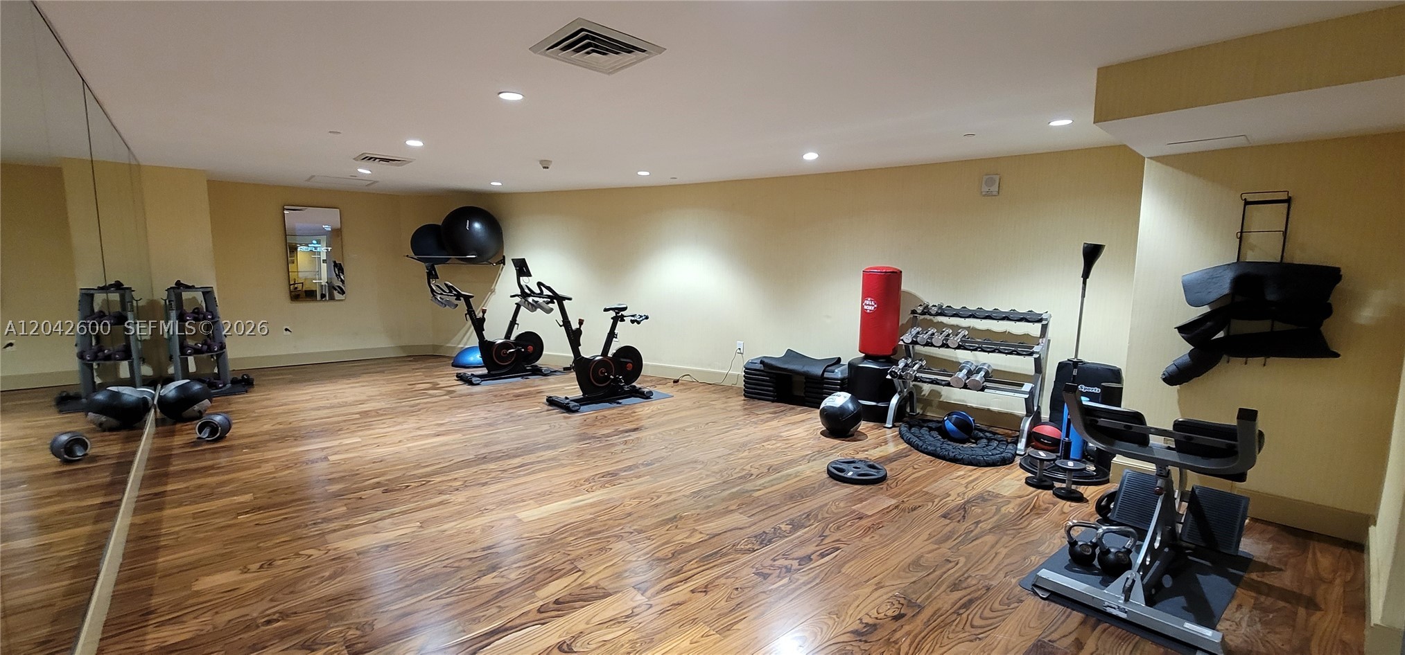 50 BISCAYNE CONDO - Residential Lease
