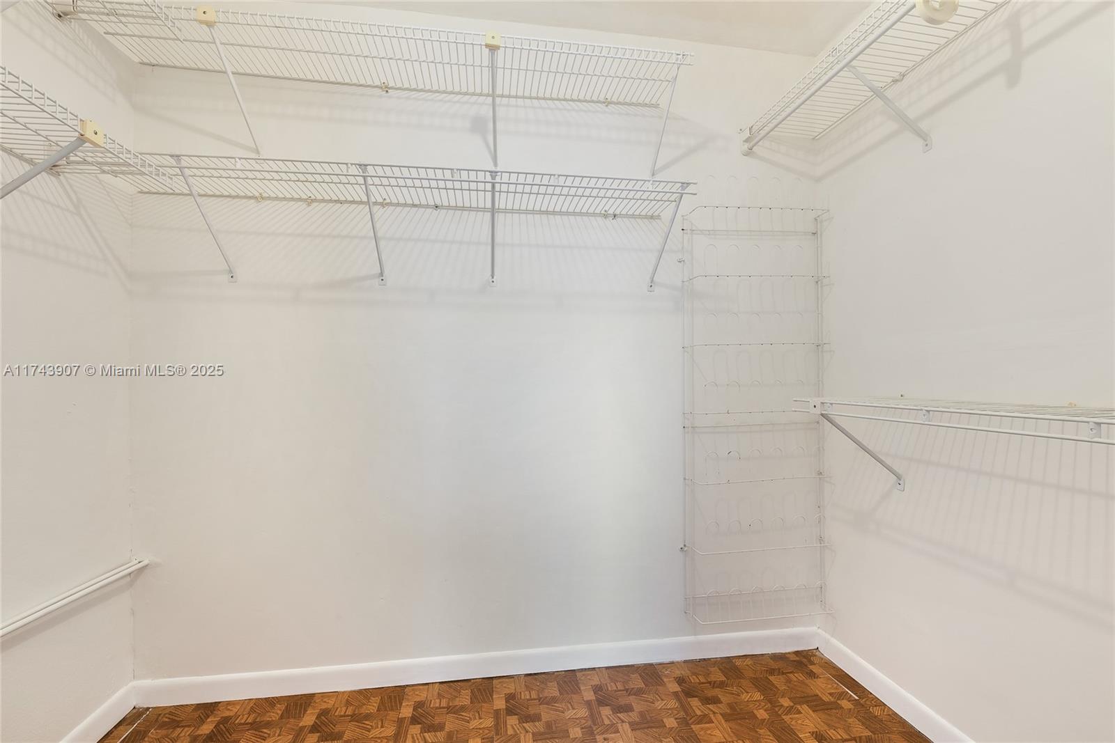 BREEZY ACRES - Residential Lease
