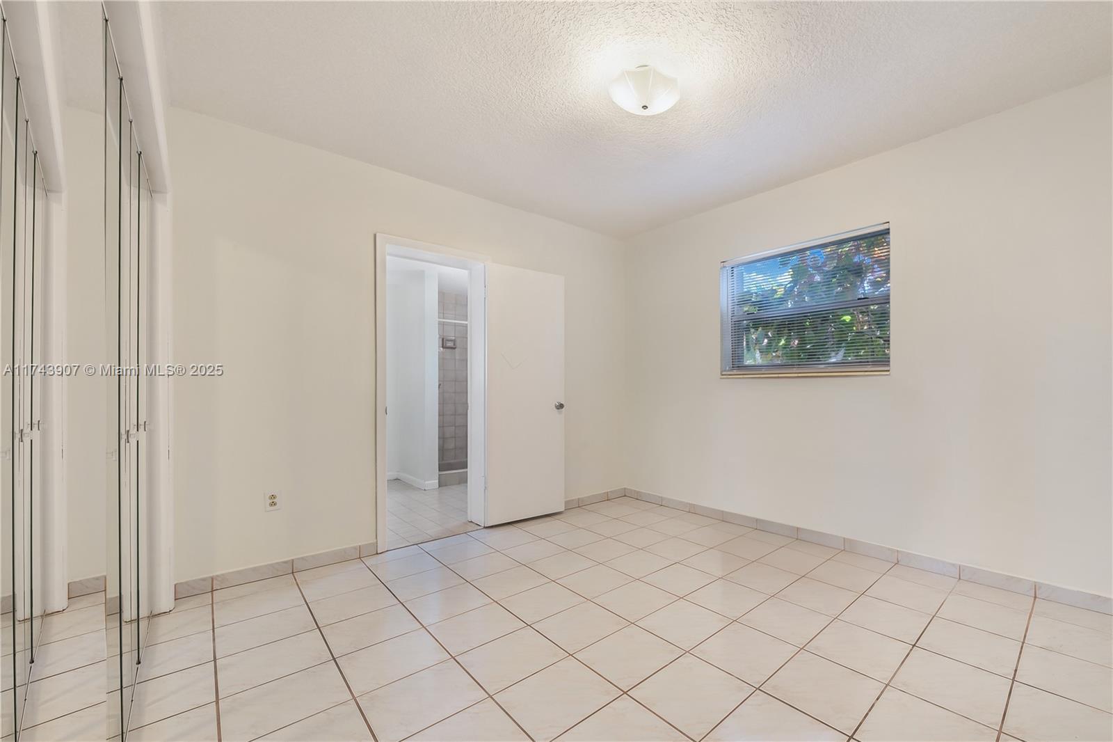 BREEZY ACRES - Residential Lease