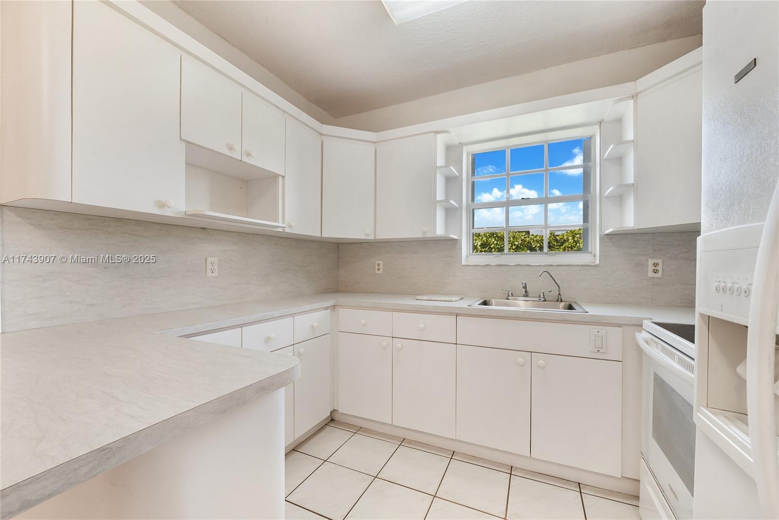 BREEZY ACRES - Residential Lease