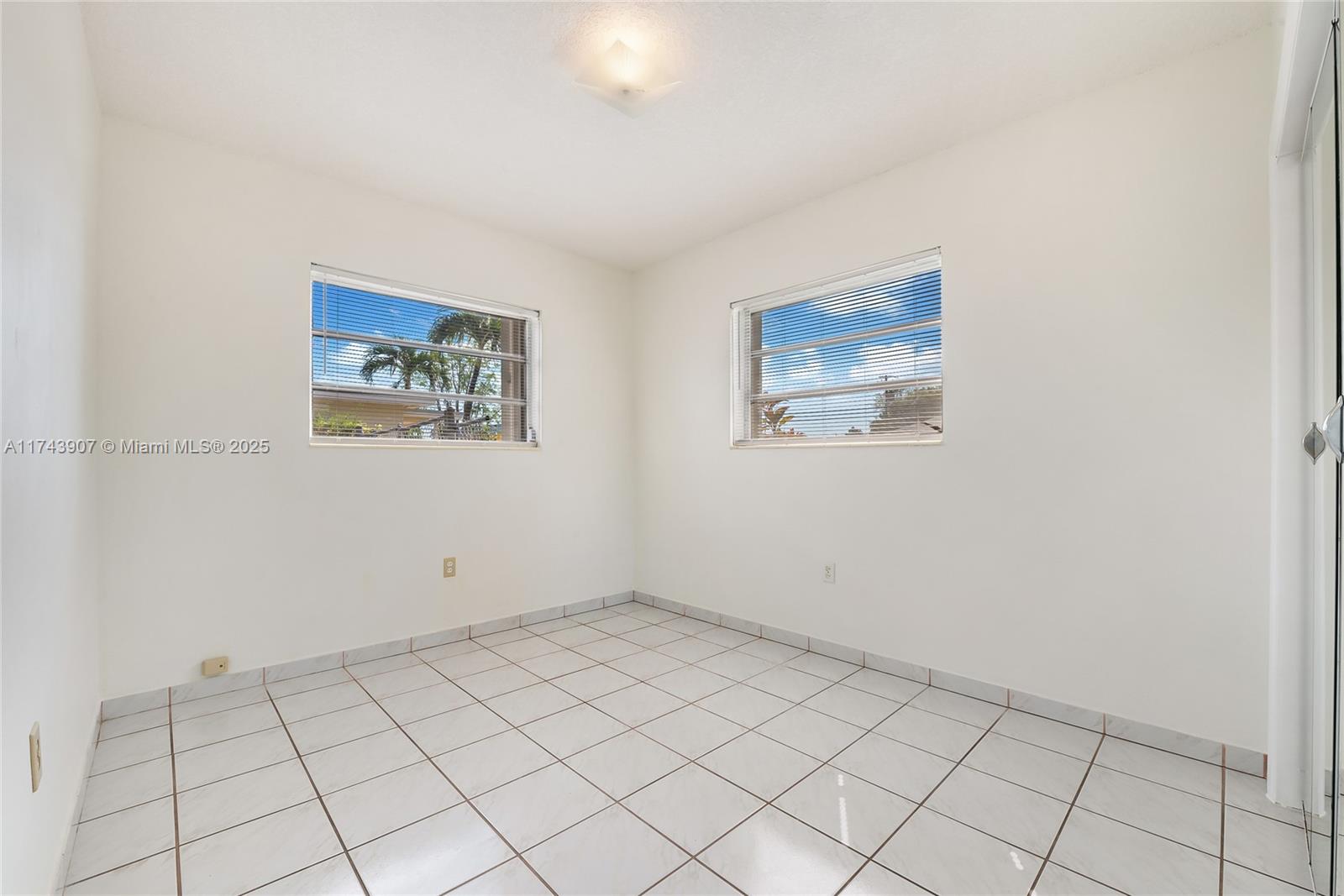 BREEZY ACRES - Residential Lease