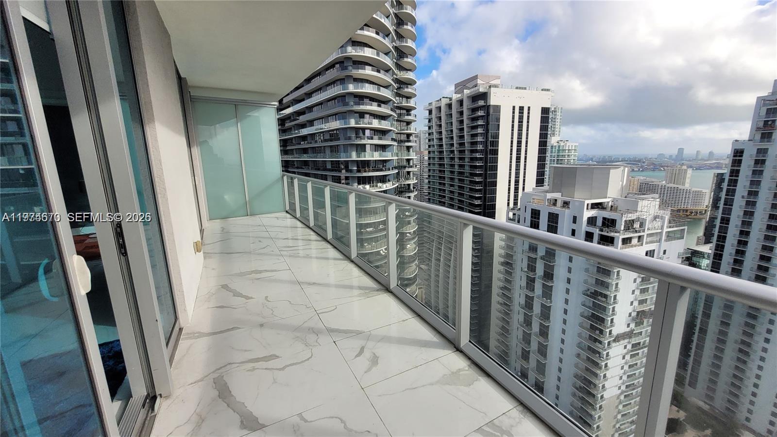 1100 MILLECENTO RESIDENCE - Residential