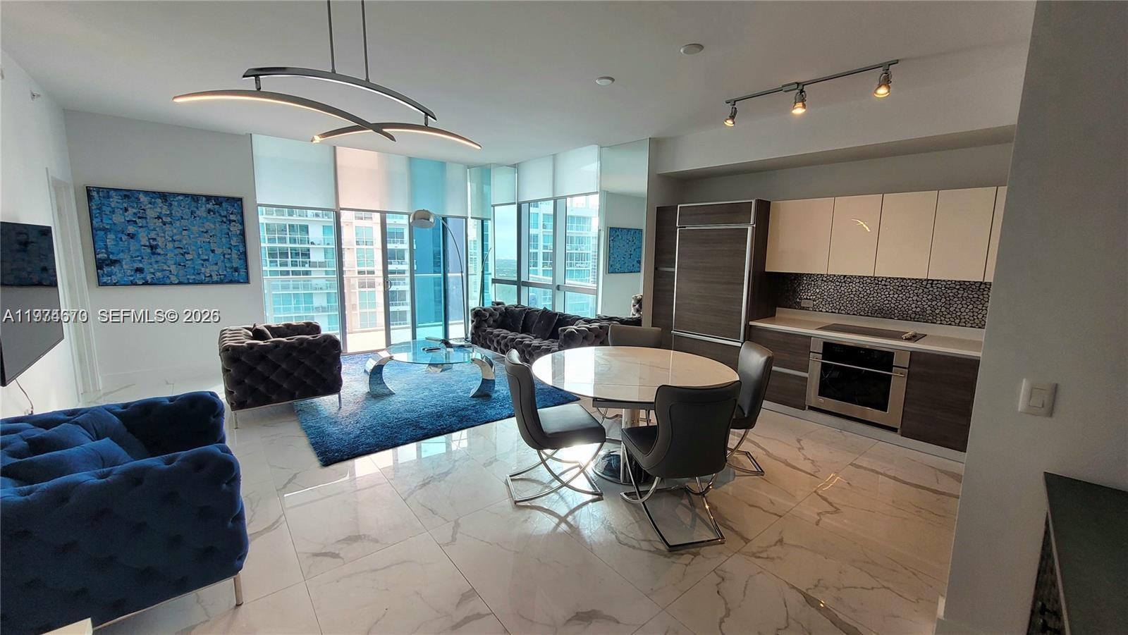 1100 MILLECENTO RESIDENCE - Residential