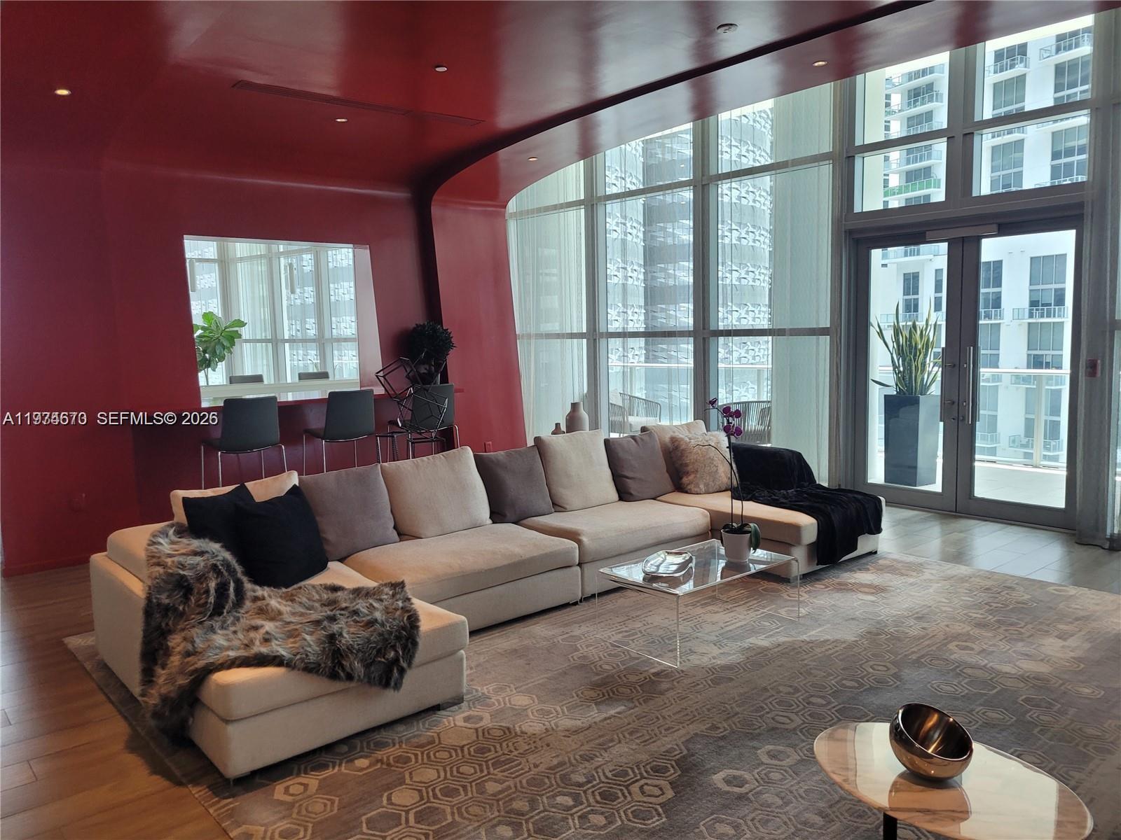 1100 MILLECENTO RESIDENCE - Residential