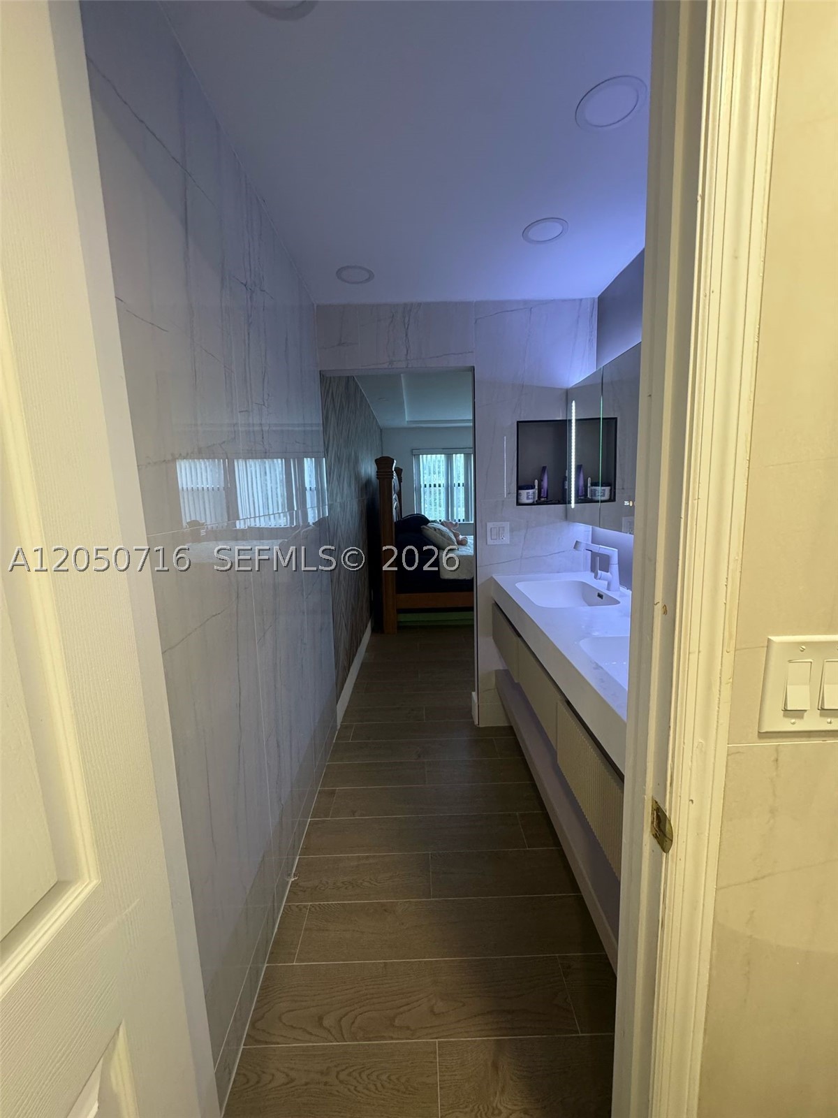 SEA WINDS CONDOMINIUM - Residential Lease