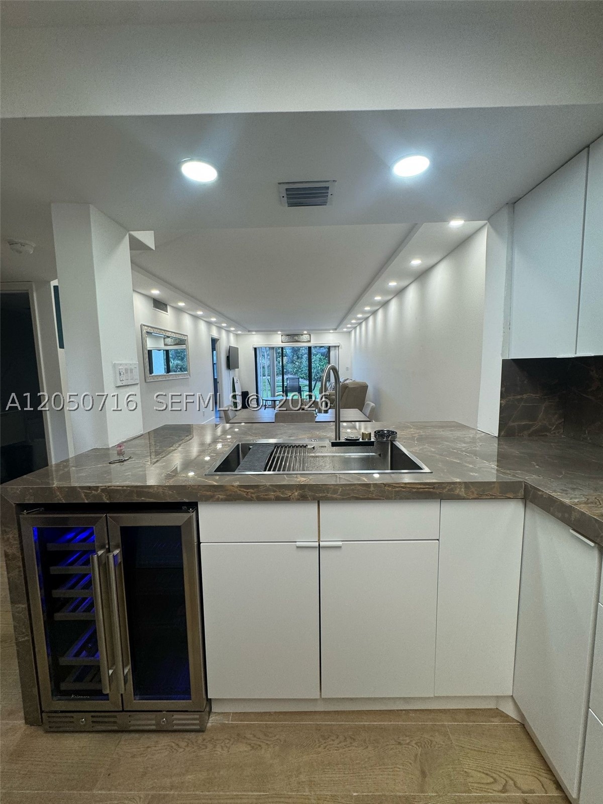 SEA WINDS CONDOMINIUM - Residential Lease