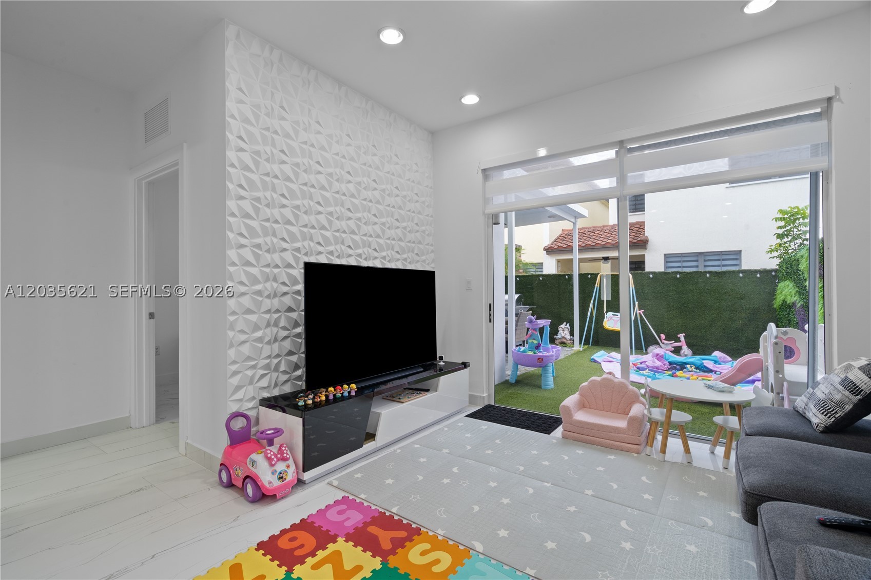 DORAL PALMS NORTH - Residential