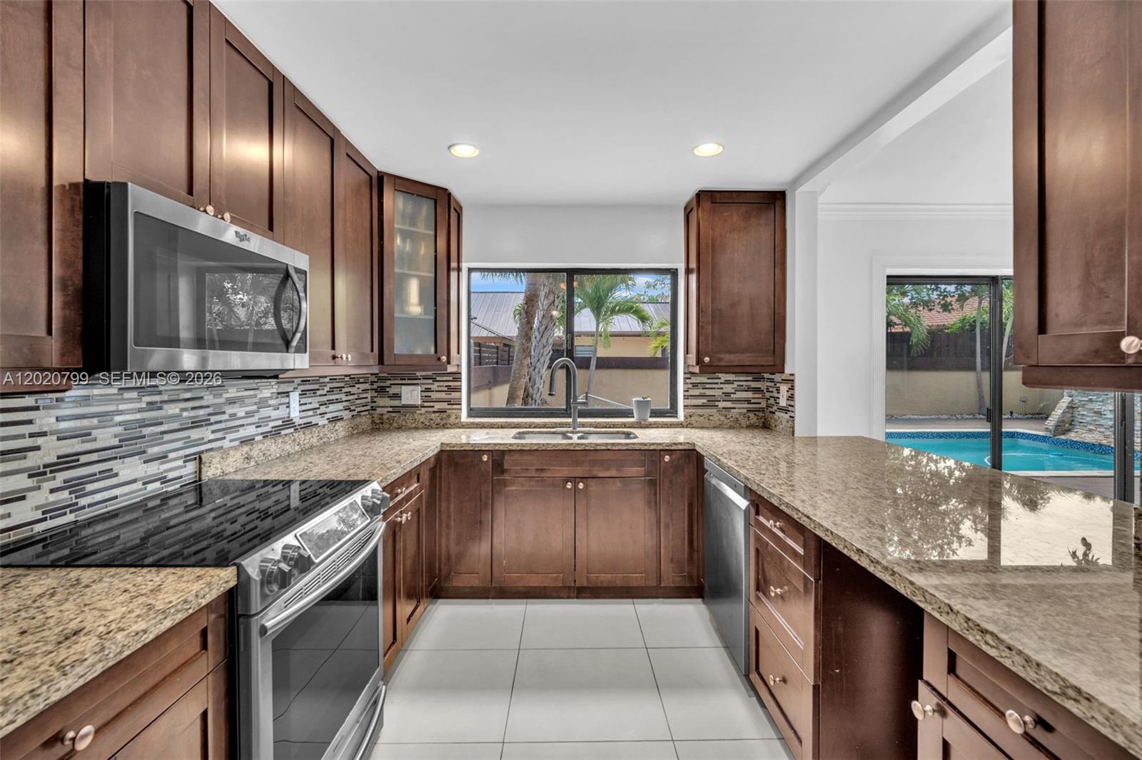 SKY LAKE VILLAS FIRST ADD - Residential