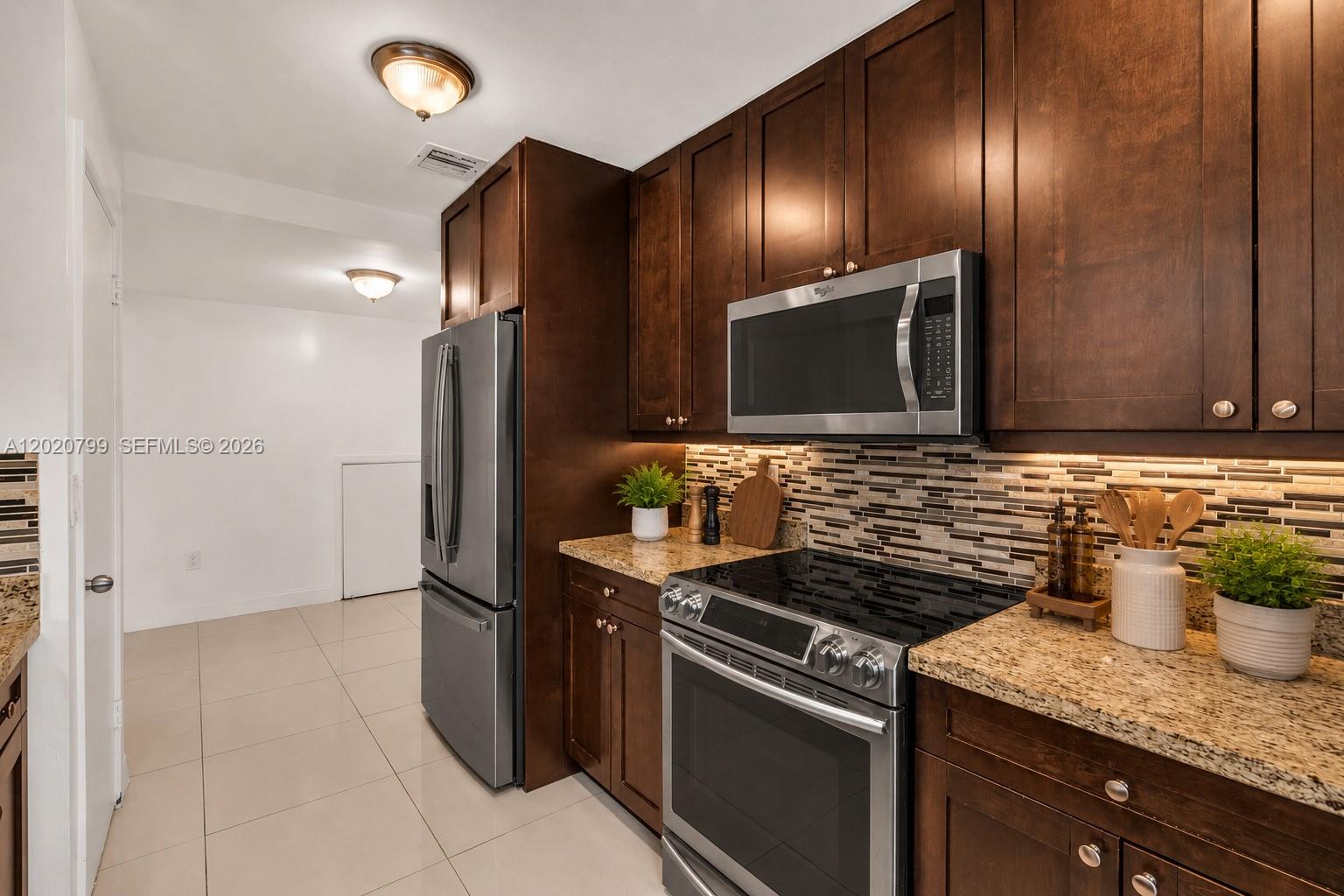 SKY LAKE VILLAS FIRST ADD - Residential