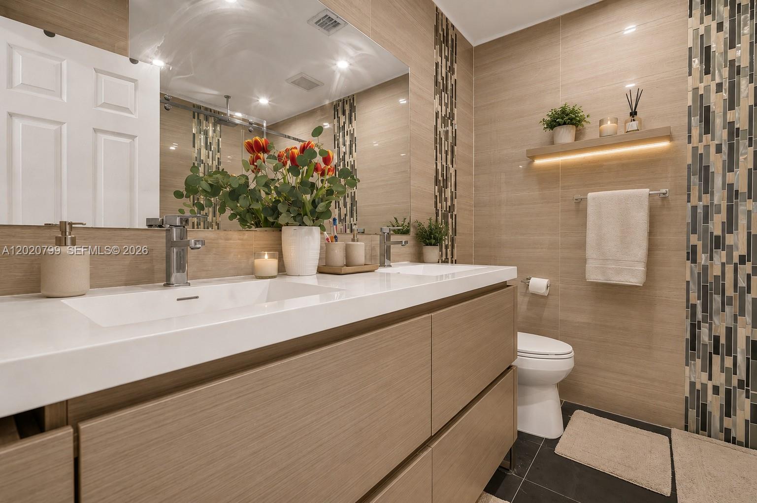 SKY LAKE VILLAS FIRST ADD - Residential