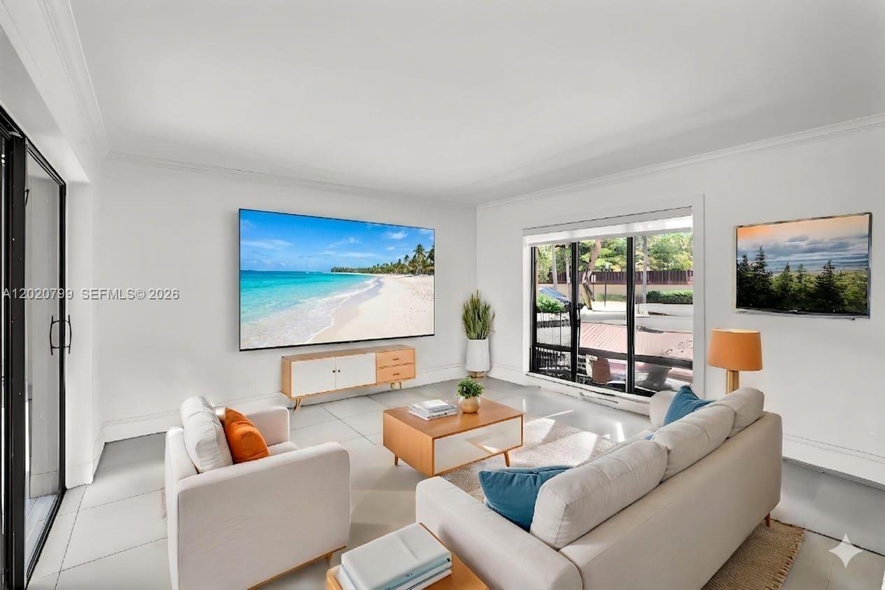 SKY LAKE VILLAS FIRST ADD - Residential