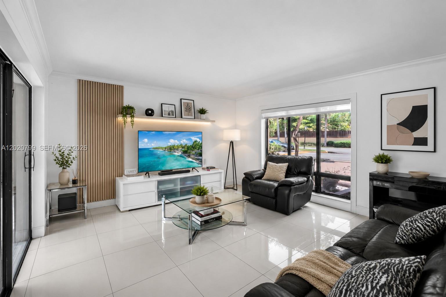 SKY LAKE VILLAS FIRST ADD - Residential