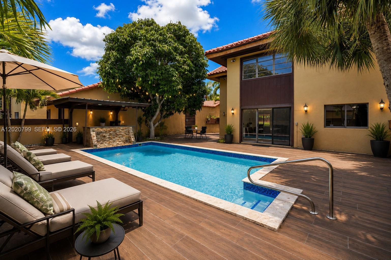 SKY LAKE VILLAS FIRST ADD - Residential