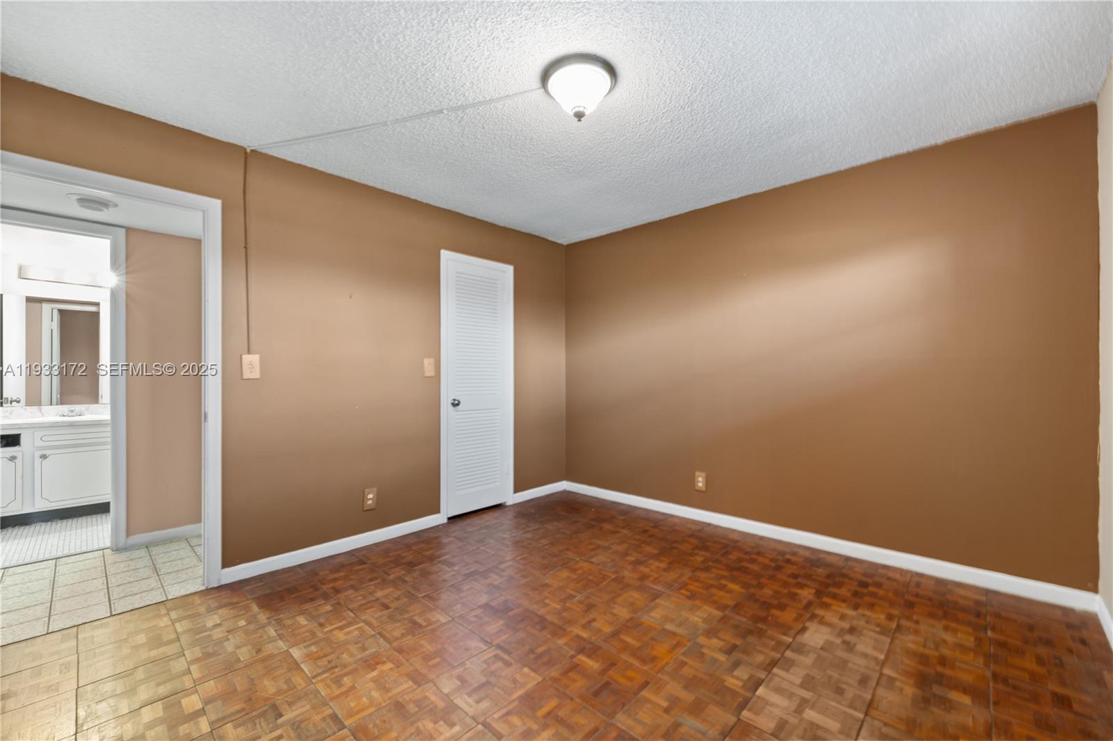 HOLLYBROOK GOLF AND - Residential