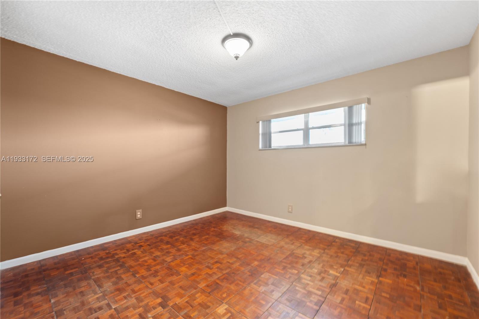 HOLLYBROOK GOLF AND - Residential