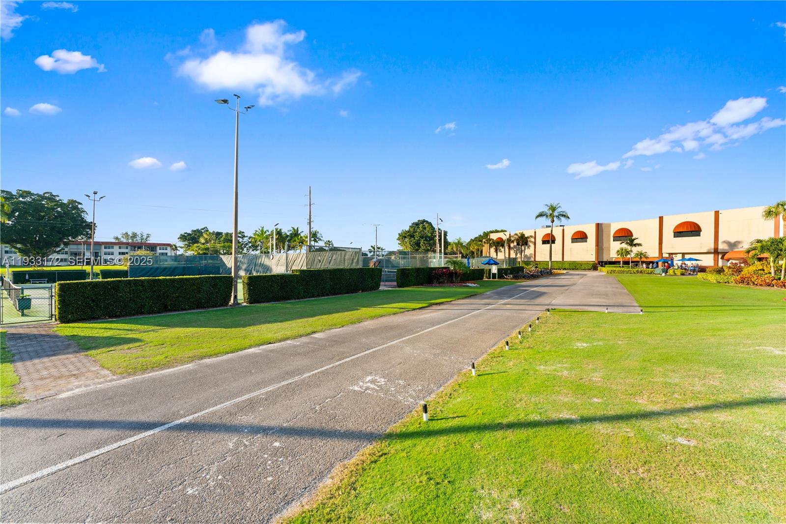 HOLLYBROOK GOLF AND - Residential