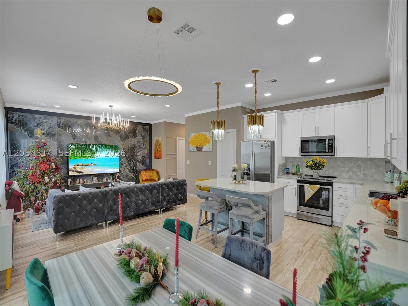HILLCREST COUNTRY CLUB SO - Residential Lease