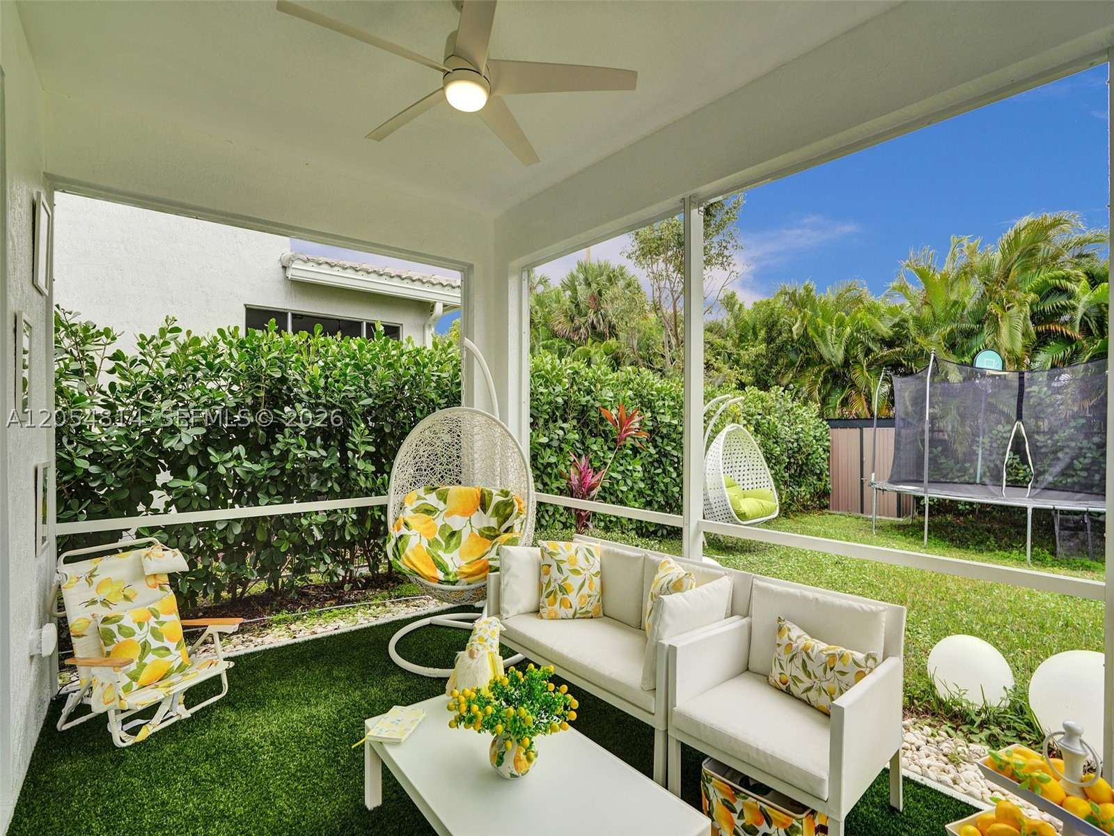HILLCREST COUNTRY CLUB SO - Residential Lease