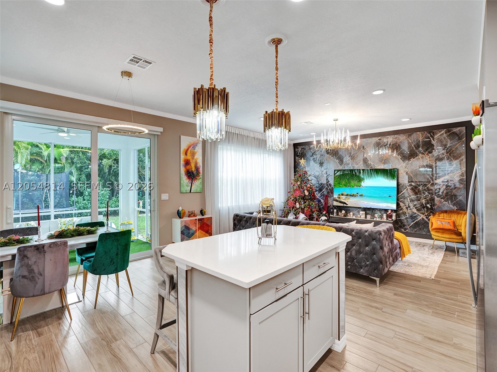 HILLCREST COUNTRY CLUB SO - Residential Lease