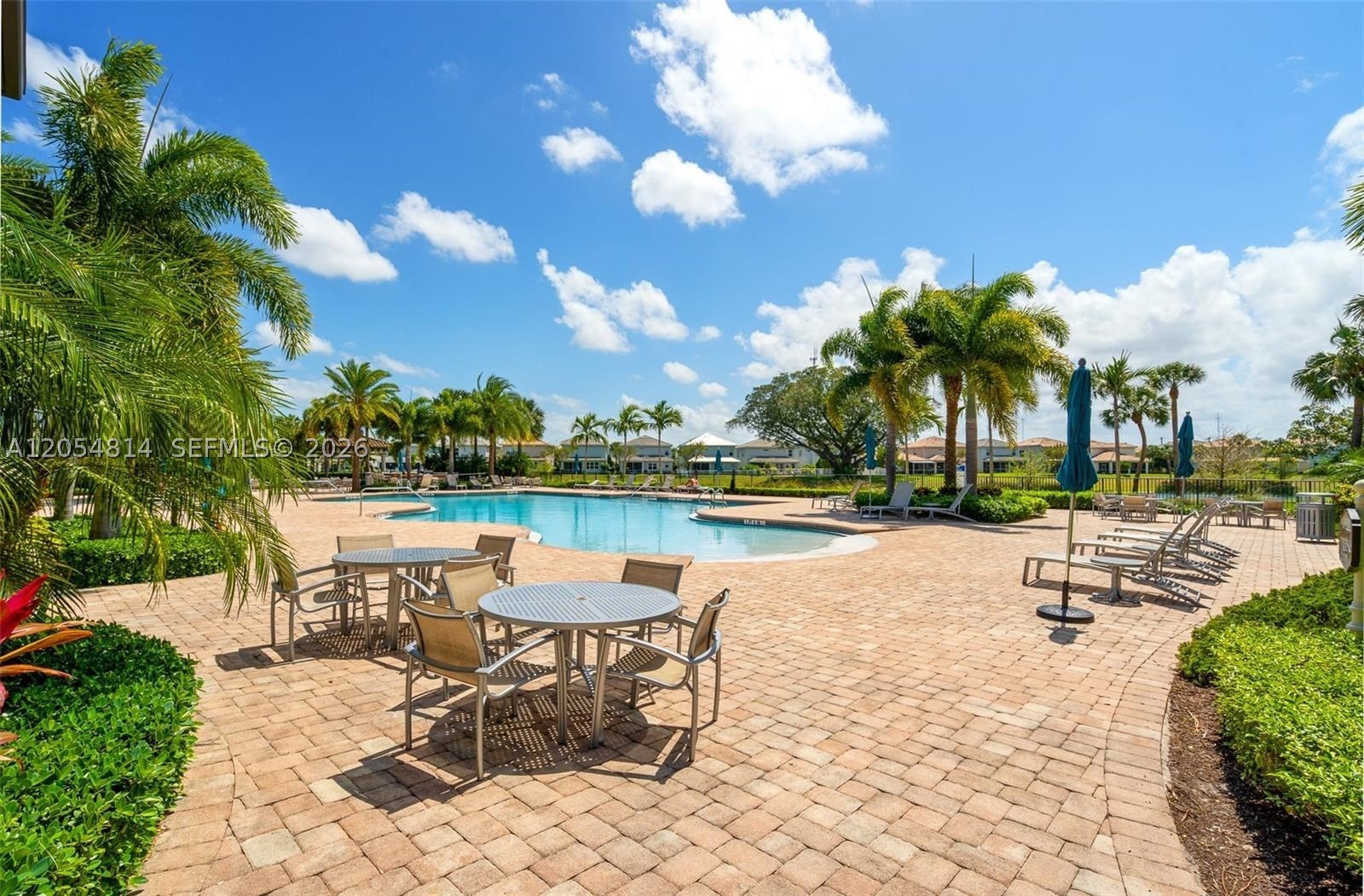 HILLCREST COUNTRY CLUB SO - Residential Lease