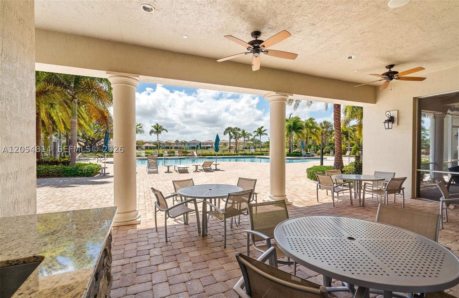 HILLCREST COUNTRY CLUB SO - Residential Lease