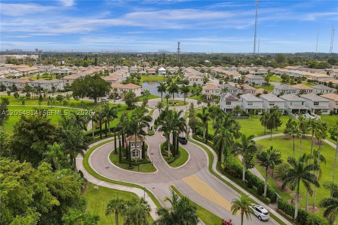 HILLCREST COUNTRY CLUB SO - Residential Lease