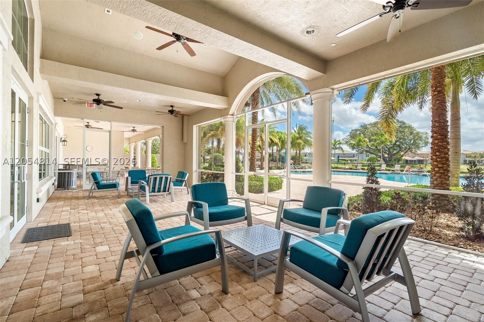 HILLCREST COUNTRY CLUB SO - Residential Lease