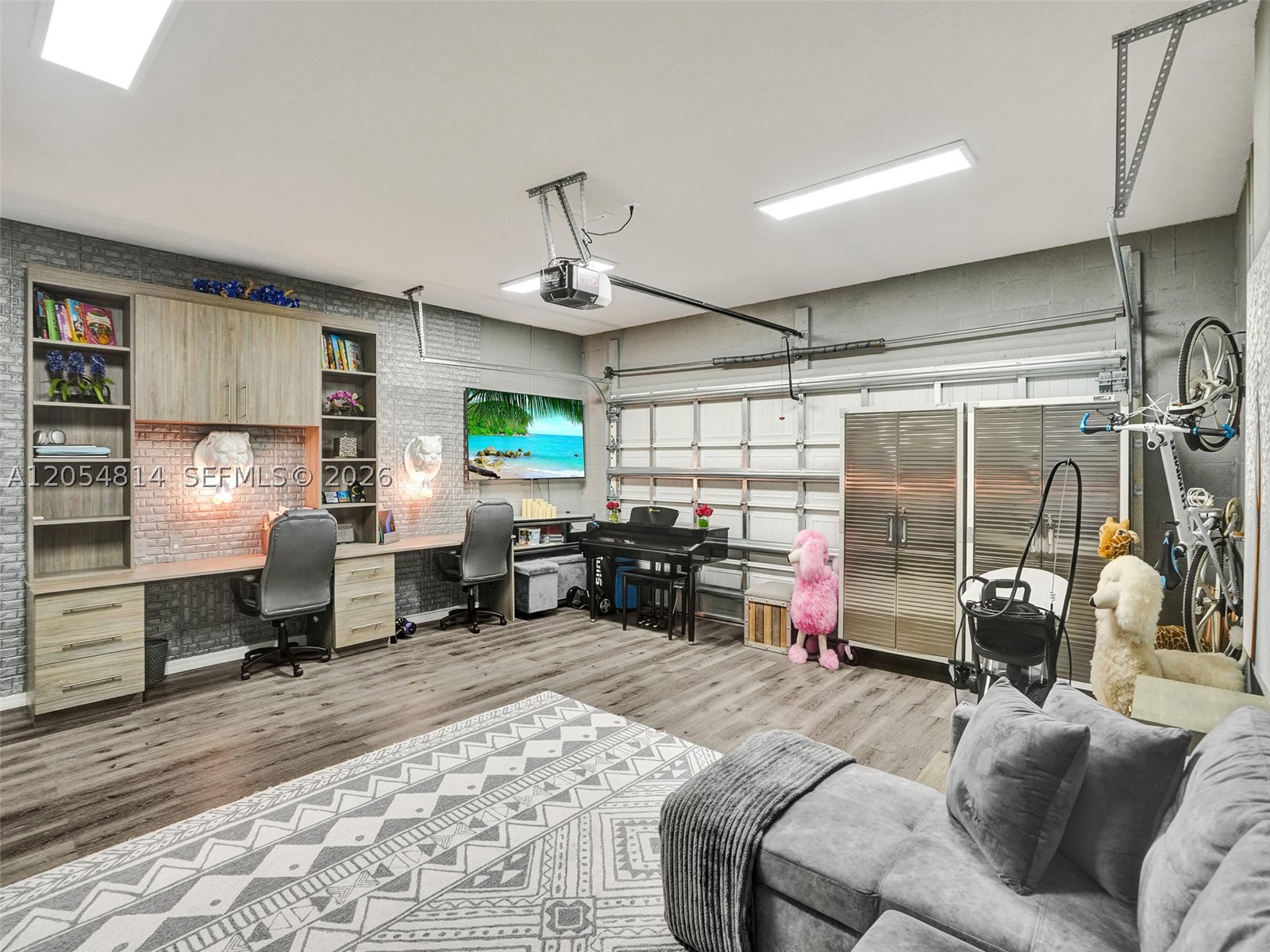 HILLCREST COUNTRY CLUB SO - Residential Lease