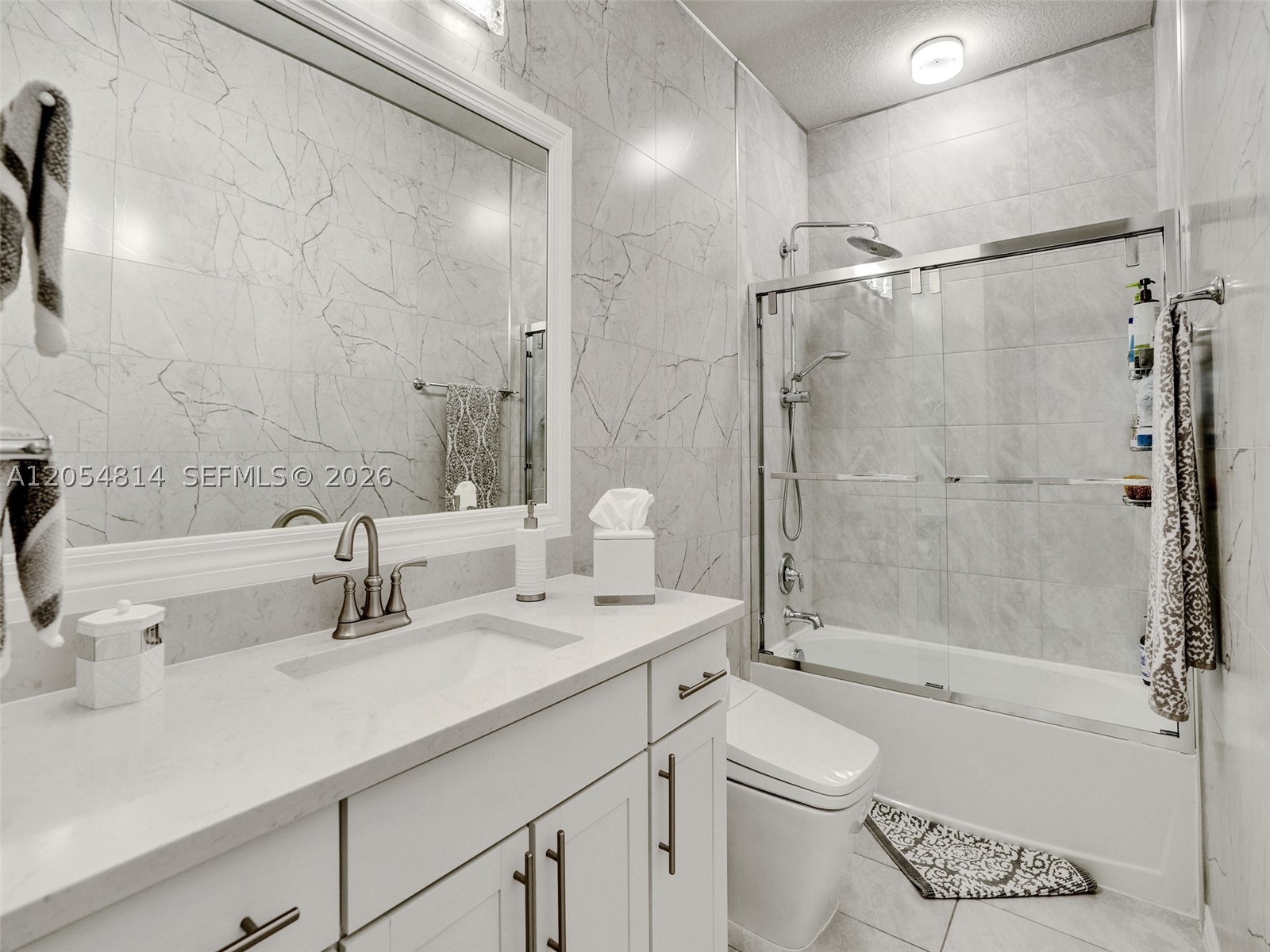HILLCREST COUNTRY CLUB SO - Residential Lease