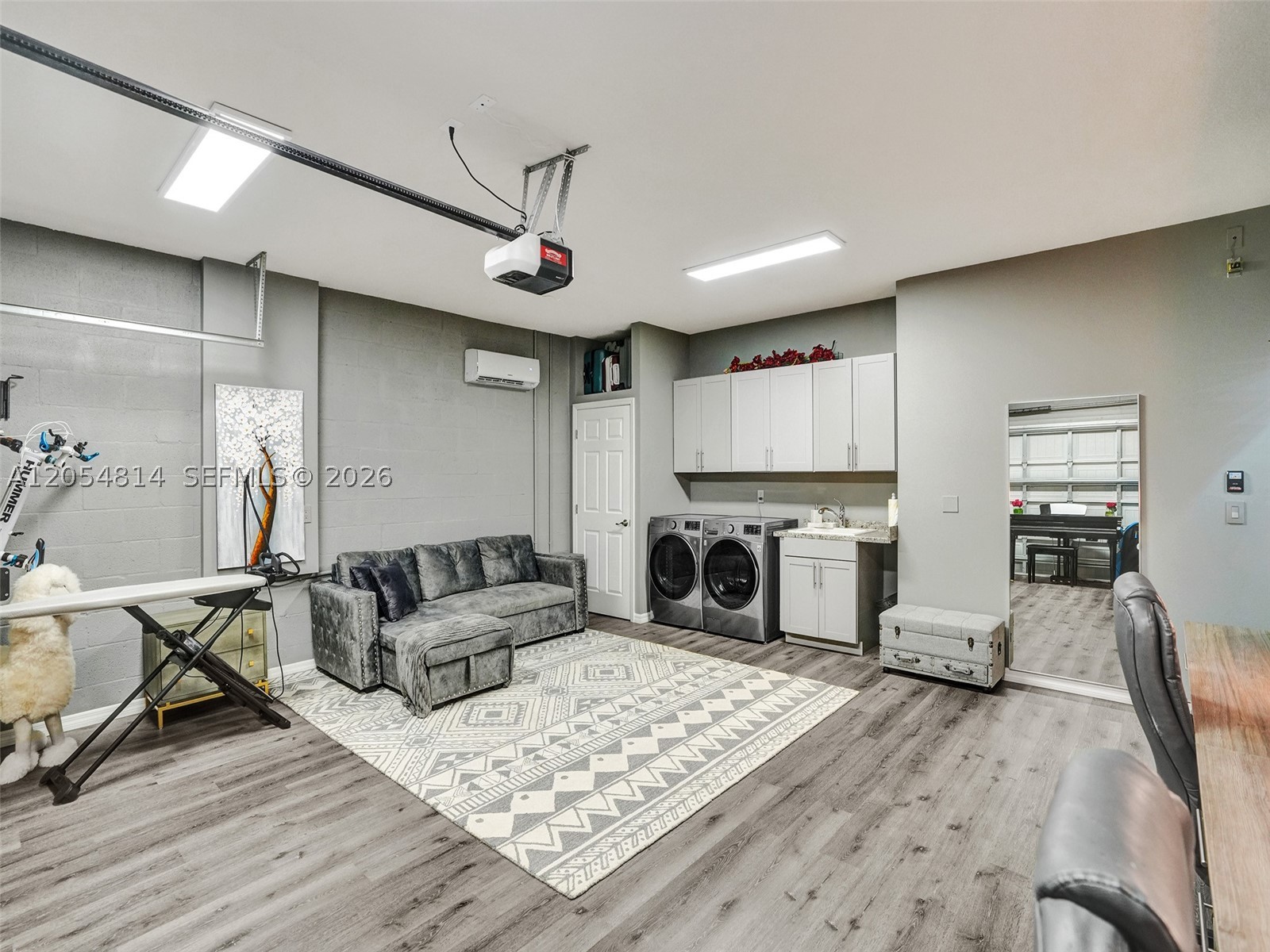 HILLCREST COUNTRY CLUB SO - Residential Lease