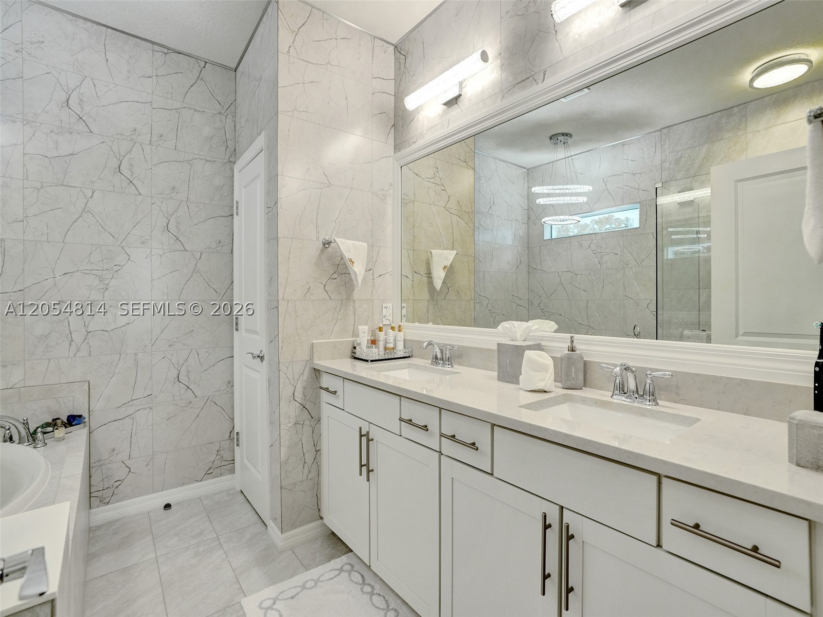 HILLCREST COUNTRY CLUB SO - Residential Lease