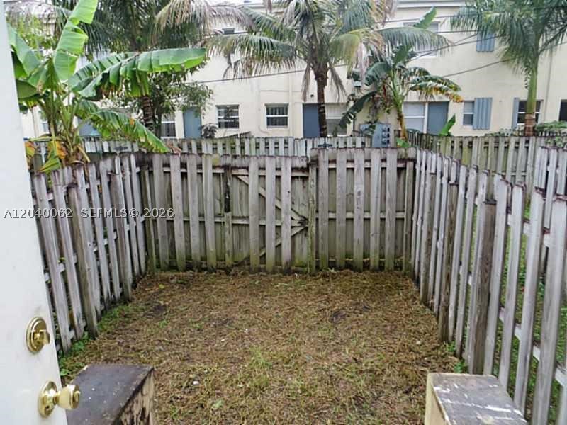 SUNSET PALM VILLAS CONDO - Residential