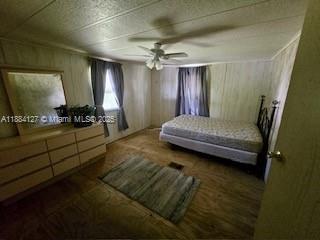 KNOLL OR CENTURY - Residential