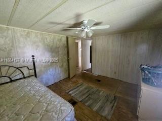 KNOLL OR CENTURY - Residential