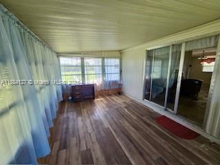 KNOLL OR CENTURY - Residential