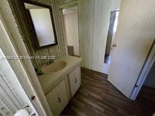 KNOLL OR CENTURY - Residential