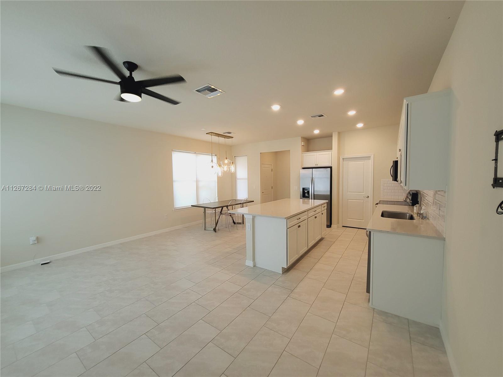 PRESTON SQUARE - Residential Lease