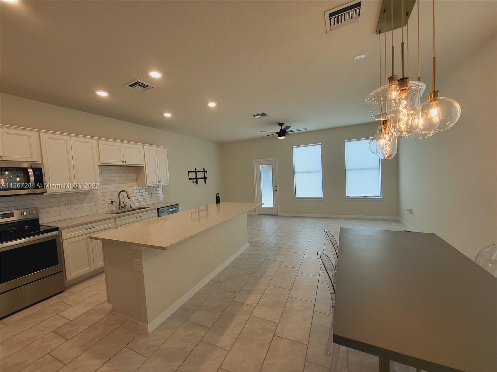 PRESTON SQUARE - Residential Lease
