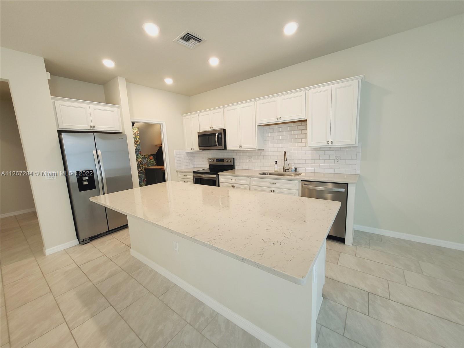 PRESTON SQUARE - Residential Lease