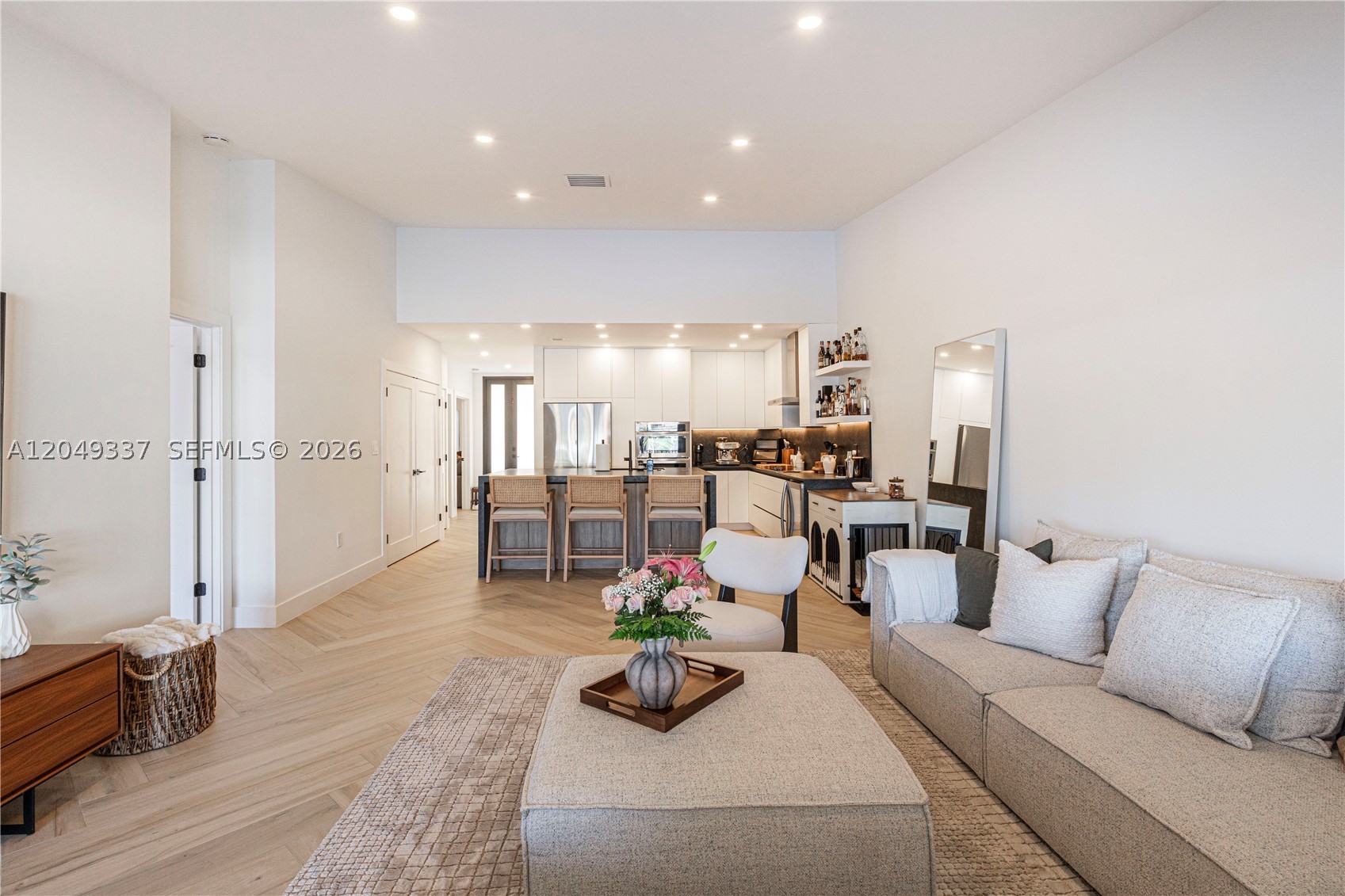 MIAMI LAKES-LAKE CAROL - Residential