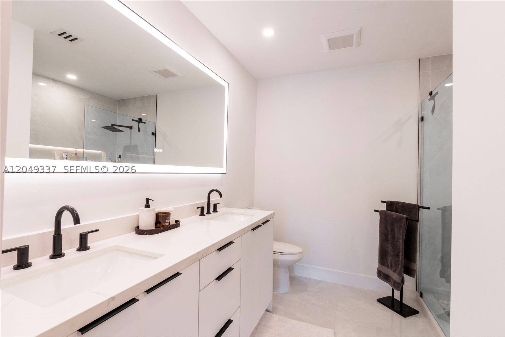 MIAMI LAKES-LAKE CAROL - Residential