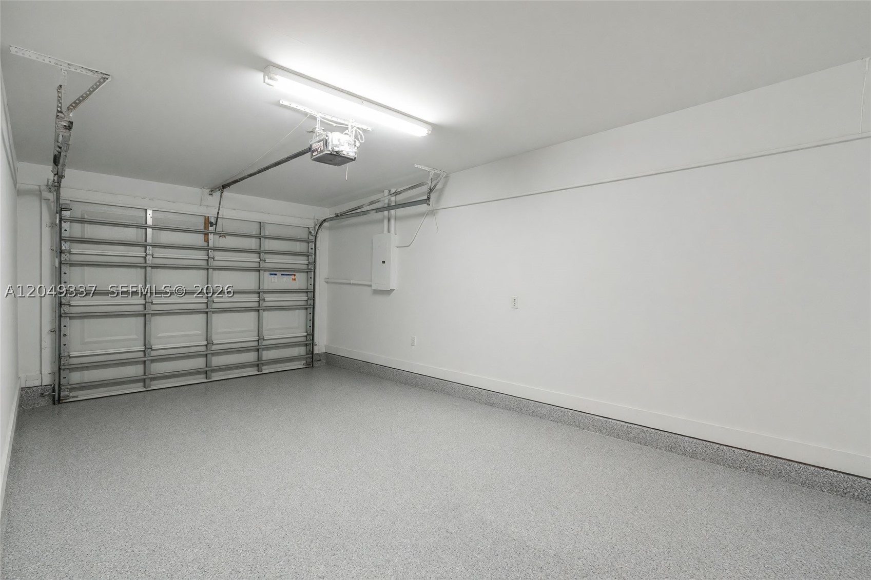 MIAMI LAKES-LAKE CAROL - Residential