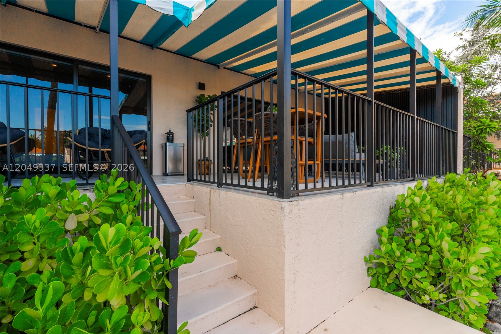 MIAMI LAKES-LAKE CAROL - Residential