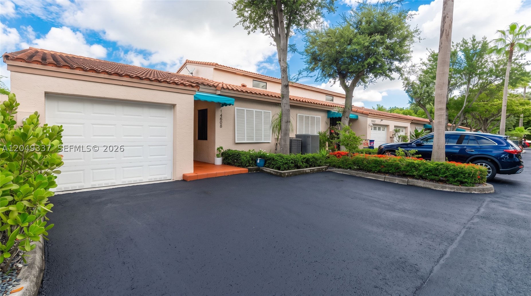 MIAMI LAKES-LAKE CAROL - Residential