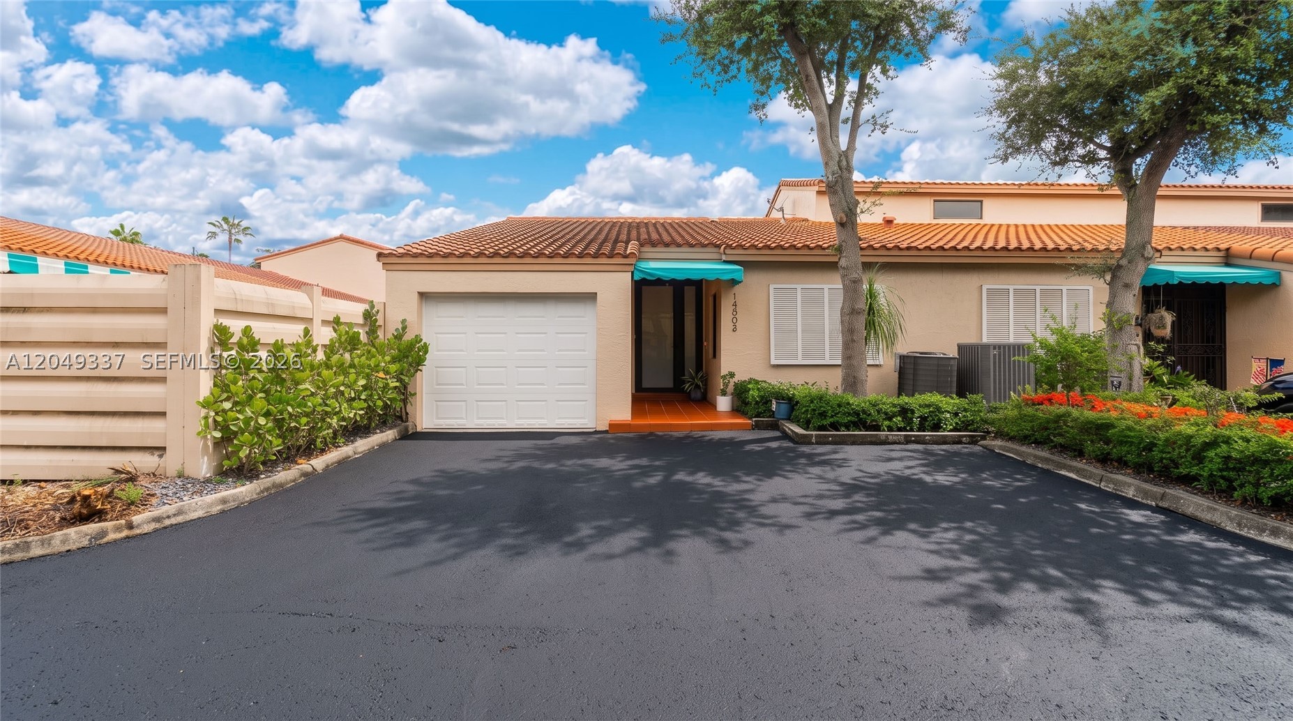 MIAMI LAKES-LAKE CAROL - Residential